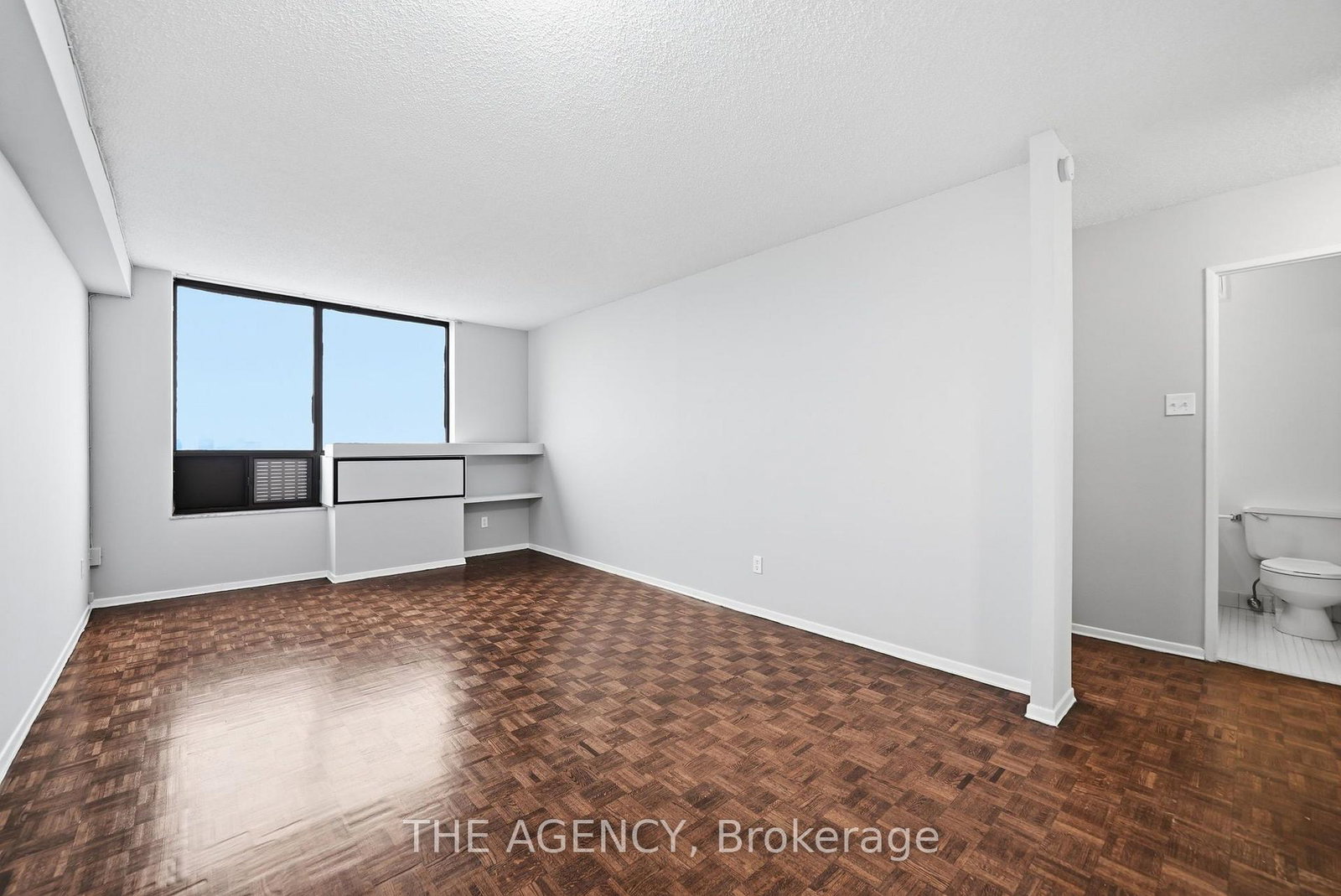 2350-dundas-street-w-toronto-toronto-ontario-w13736574