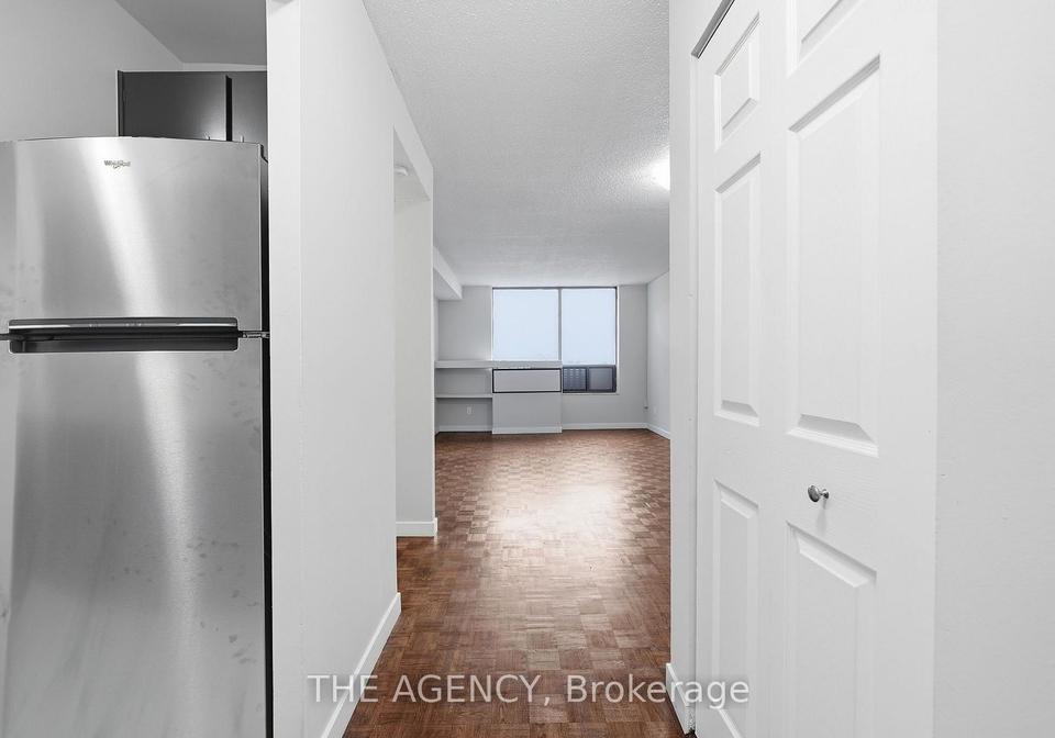 2350-dundas-street-w-toronto-toronto-ontario-w13736598
