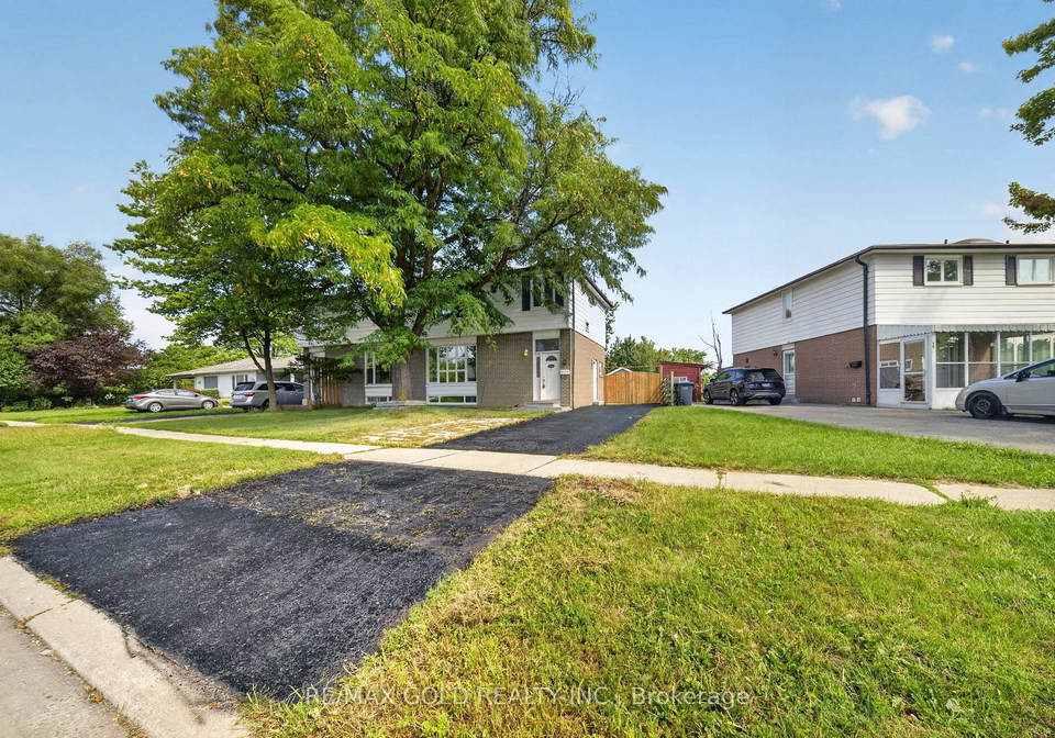 8-earnscliffe-gate-brampton-ontario-w13736634