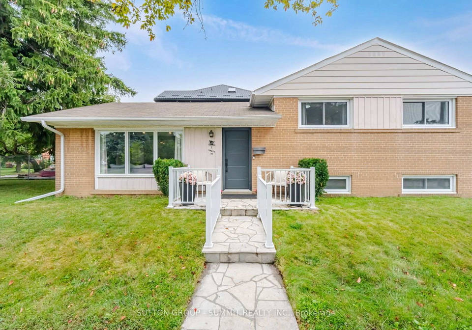 1-lagos-road-toronto-etobicoke-ontario-w13736644