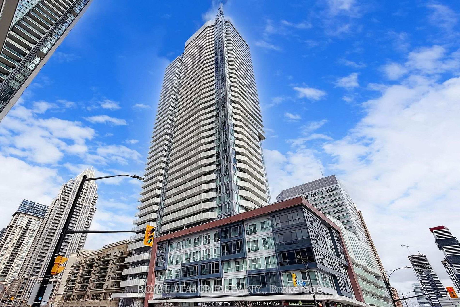 4065-confederation-parkway-mississauga-ontario-w13736936