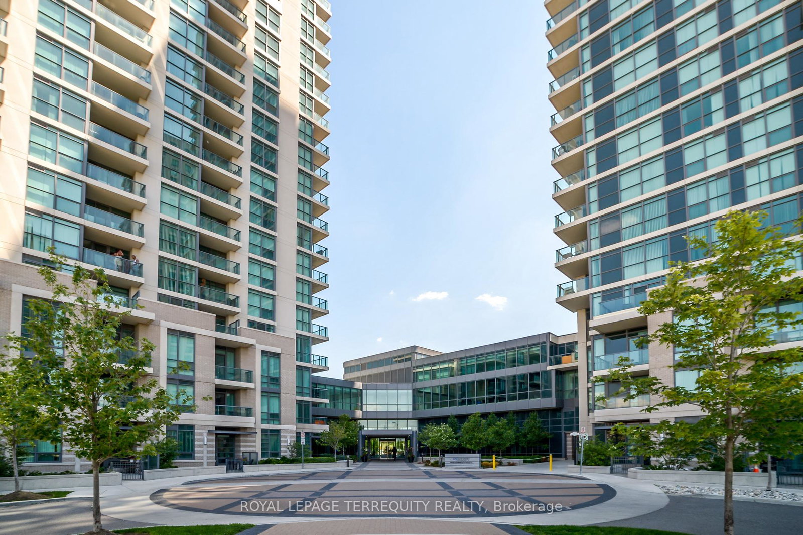 215-sherway-gardens-road-toronto-etobicoke-ontario-w13737614