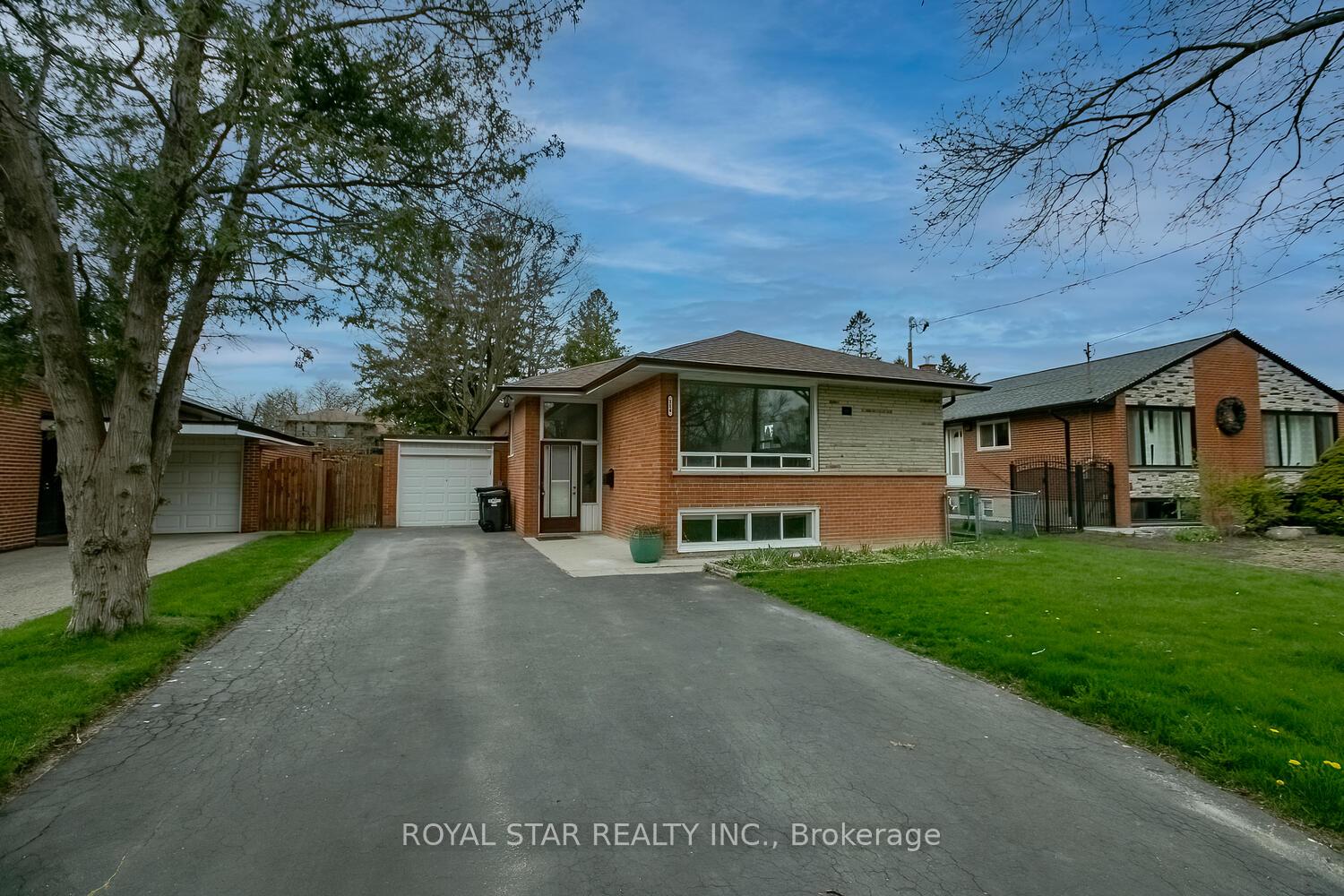 114-wincott-drive-toronto-etobicoke-ontario-w13737616
