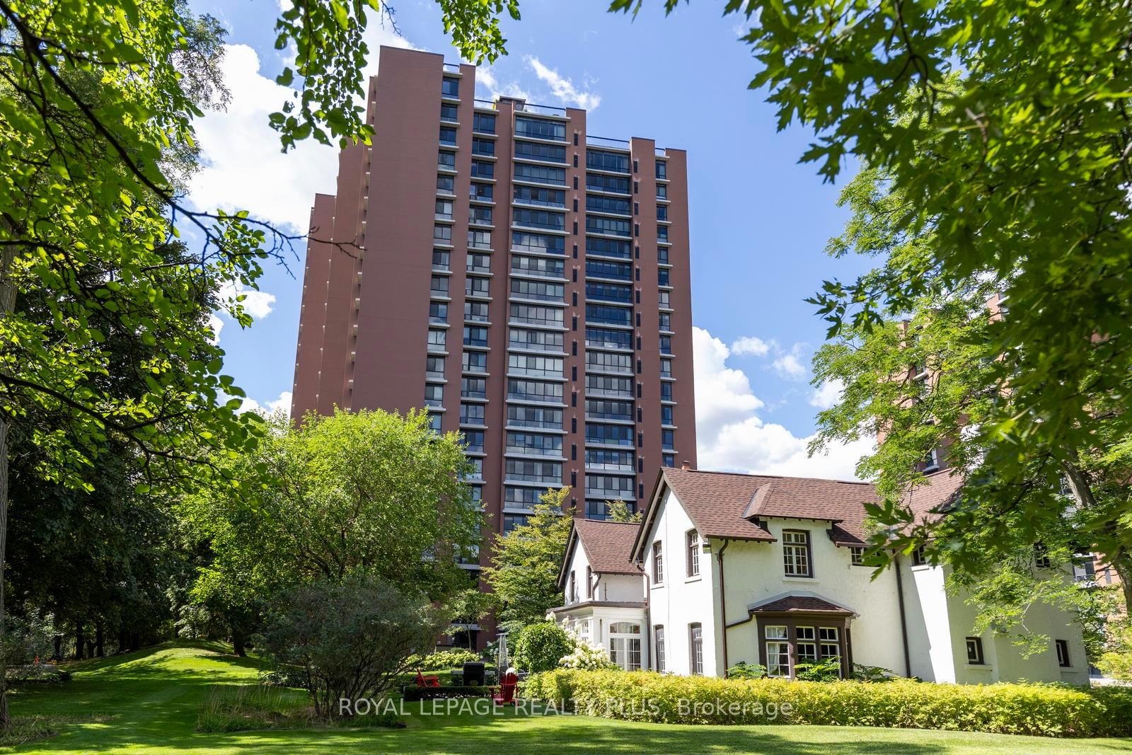 1400-dixie-road-mississauga-ontario-w13737754
