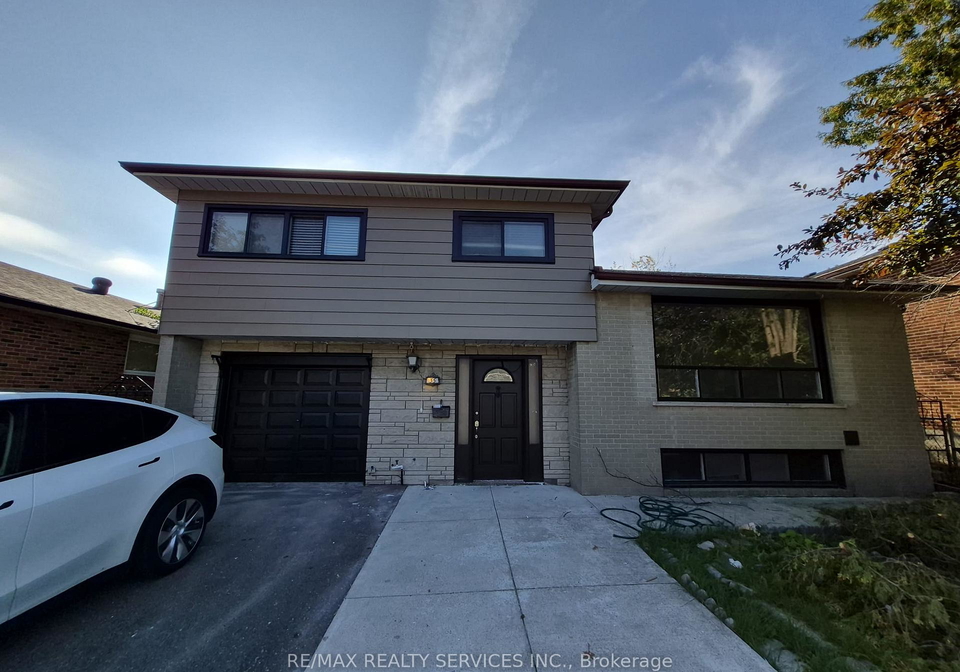 35-jersey-avenue-brampton-ontario-w13737942
