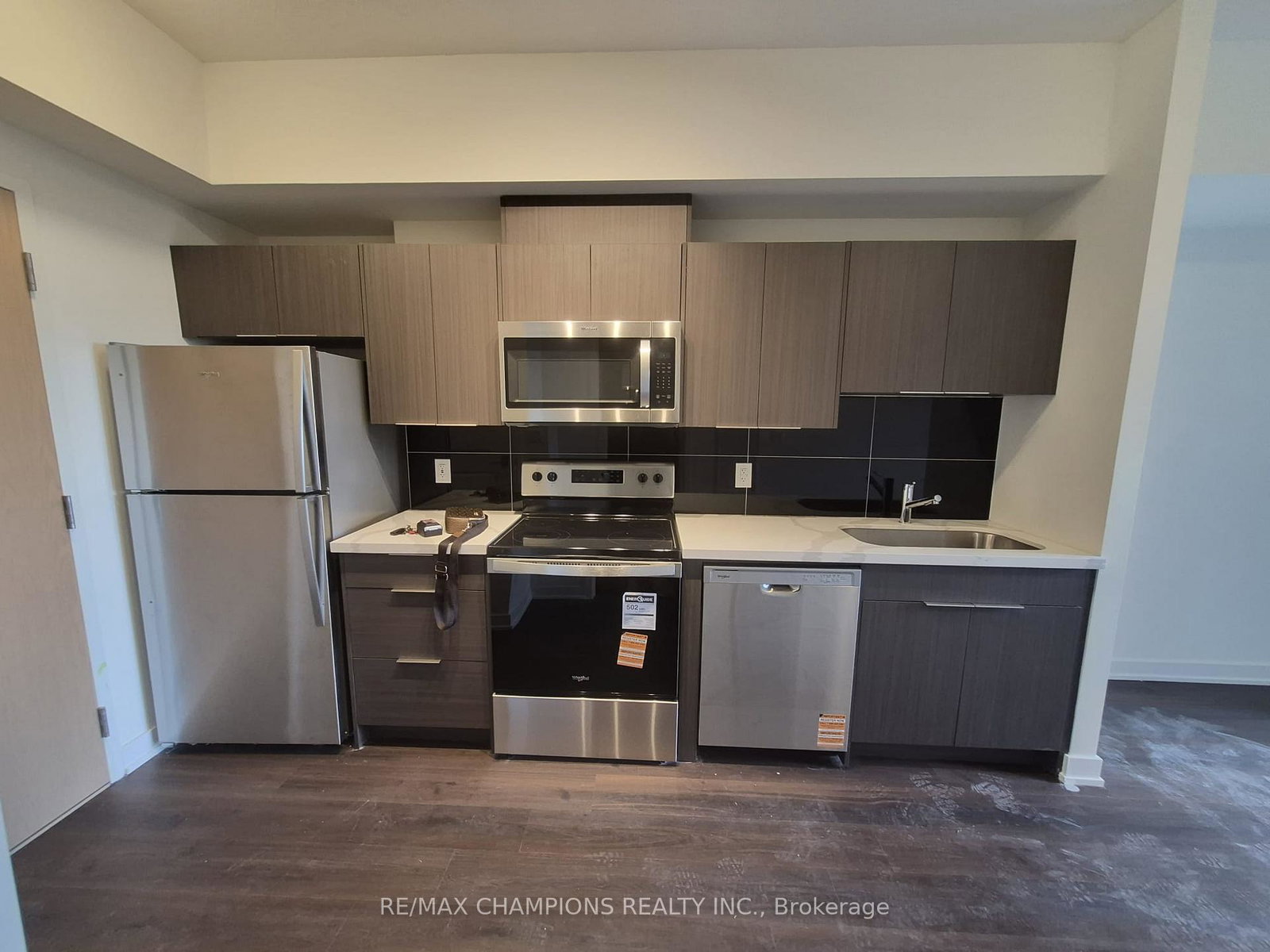 2825-jane-street-toronto-york-ontario-w13738074