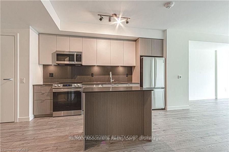 133-bronte-road-oakville-ontario-w13738614