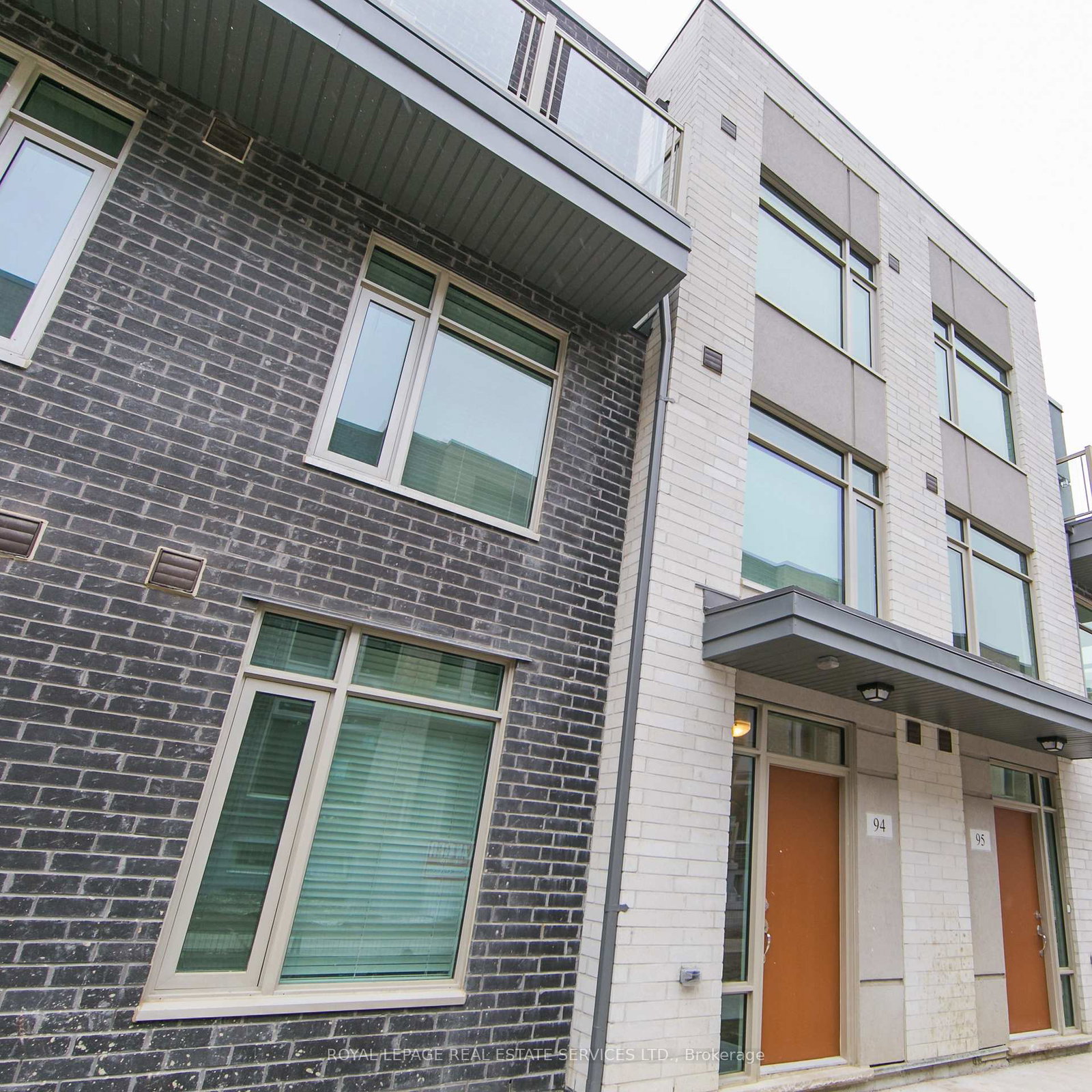 15-applewood-lane-toronto-etobicoke-ontario-w13738930