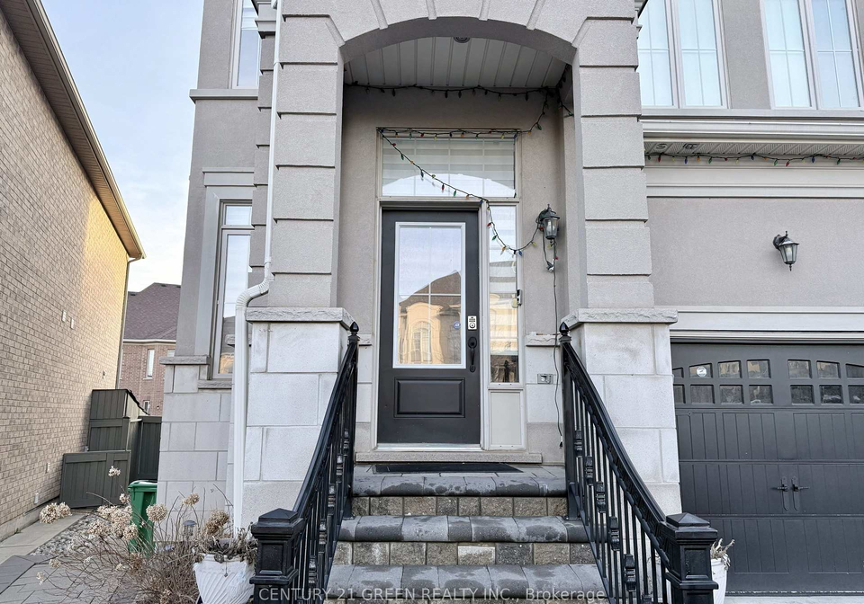 43-black-diamond-crescent-brampton-ontario-w13739052