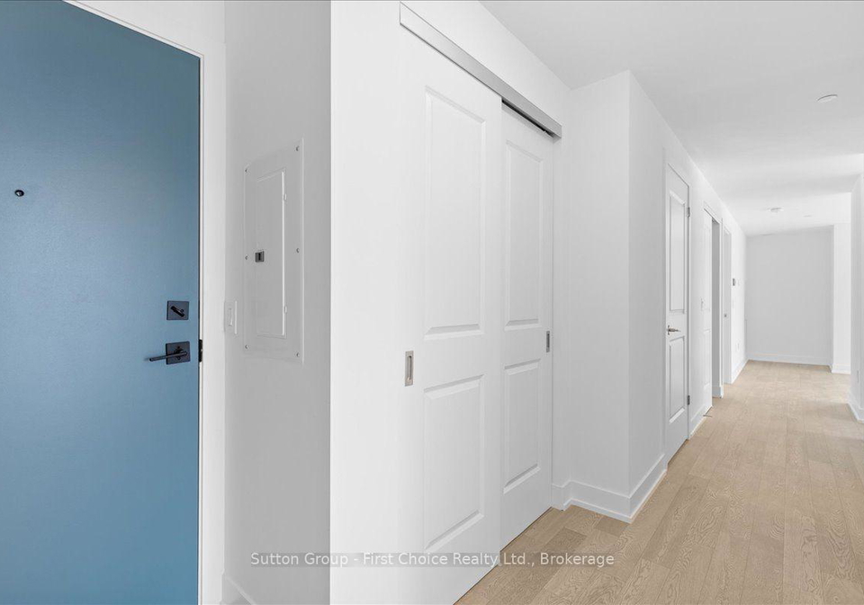 1063-douglas-mccurdy-common-circle-mississauga-ontario-w13739172