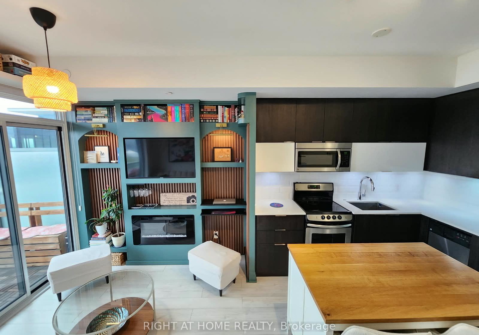 56-annie-craig-drive-toronto-etobicoke-ontario-w13739206