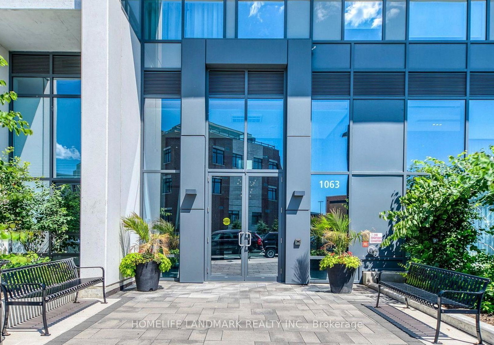 1063-douglas-mccurdy-common-mississauga-ontario-w13739332