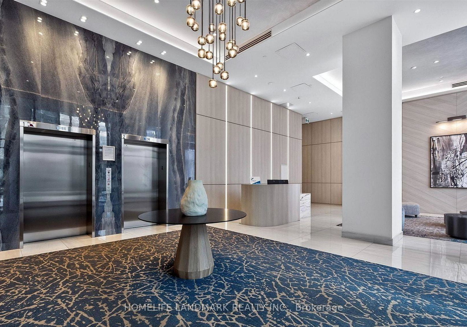1063-douglas-mccurdy-common-mississauga-ontario-w13739332