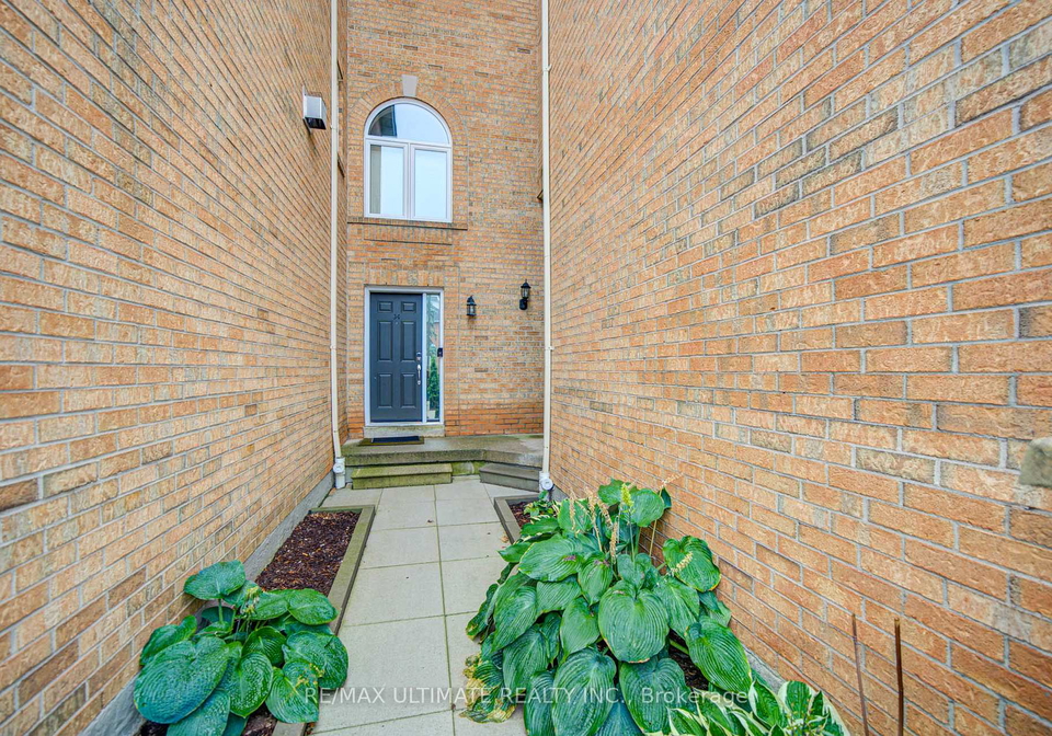 45-bristol-road-e-mississauga-ontario-w13739336