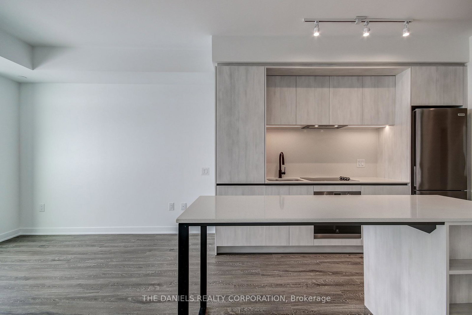2495-eglinton-avenue-w-mississauga-ontario-w13739414