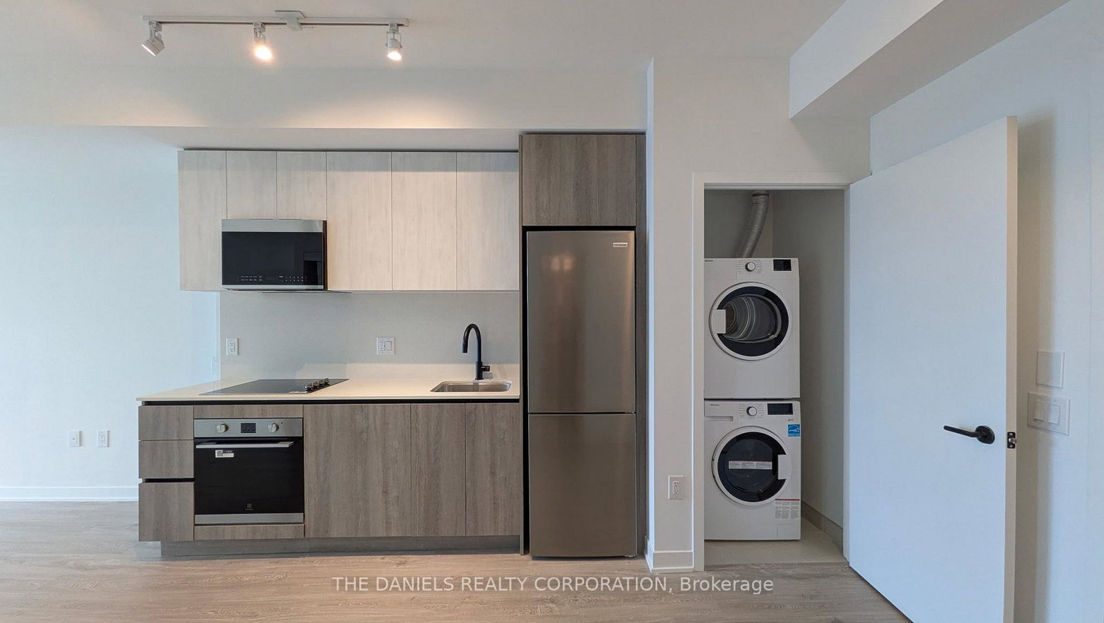 2495-eglinton-avenue-w-mississauga-ontario-w13739418