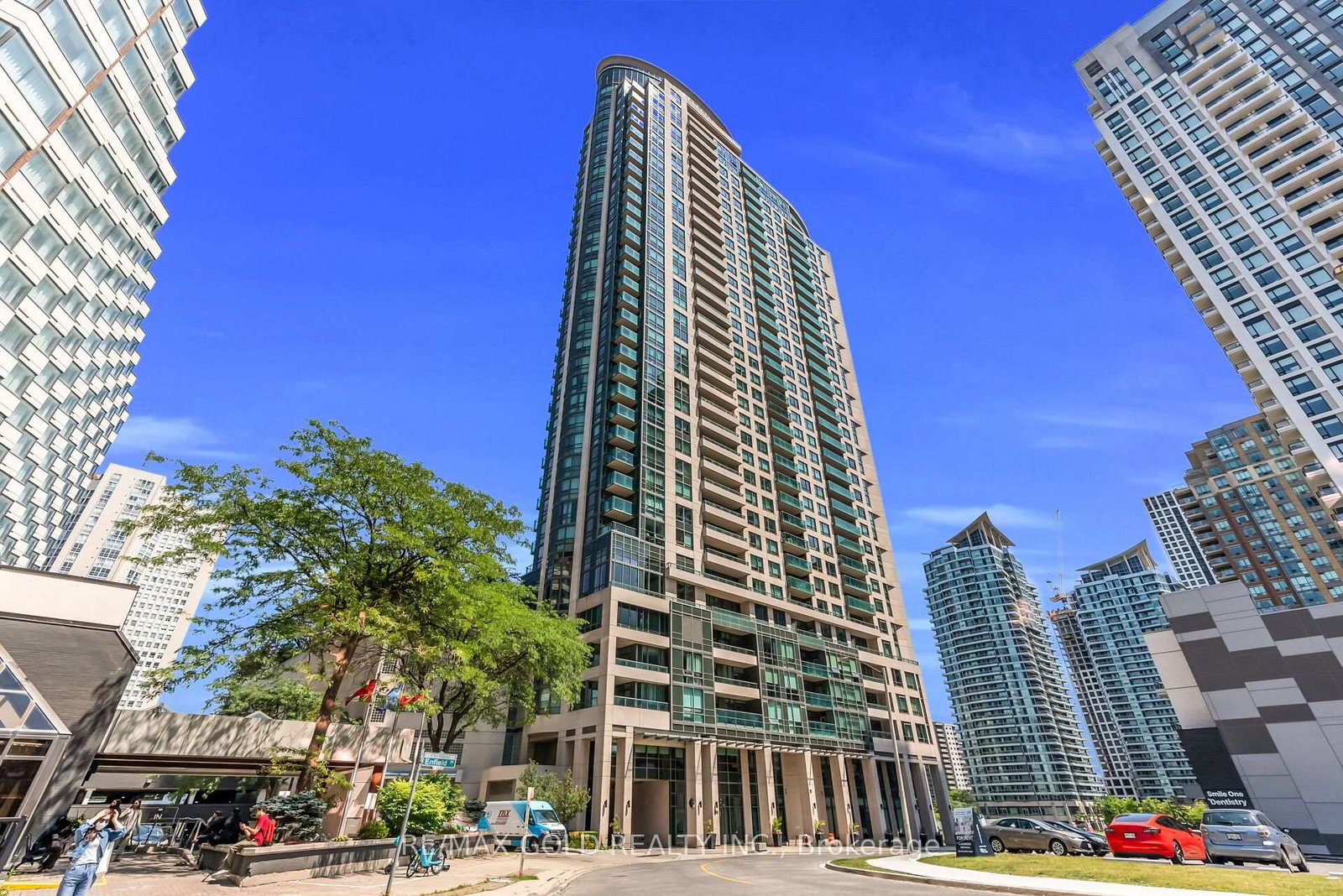 208-enfield-place-mississauga-ontario-w13740172