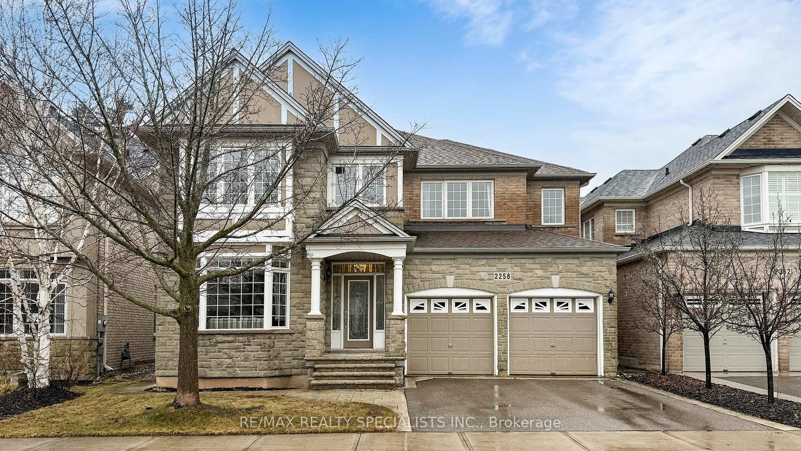 2258-rochester-circle-oakville-ontario-w13740274