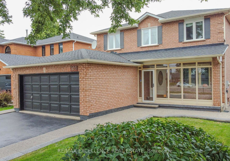 303-hickory-circle-oakville-ontario-w13740702