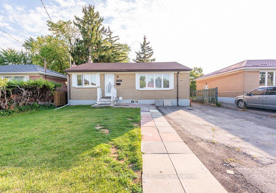 7150-minotola-avenue-mississauga-ontario-w13740730