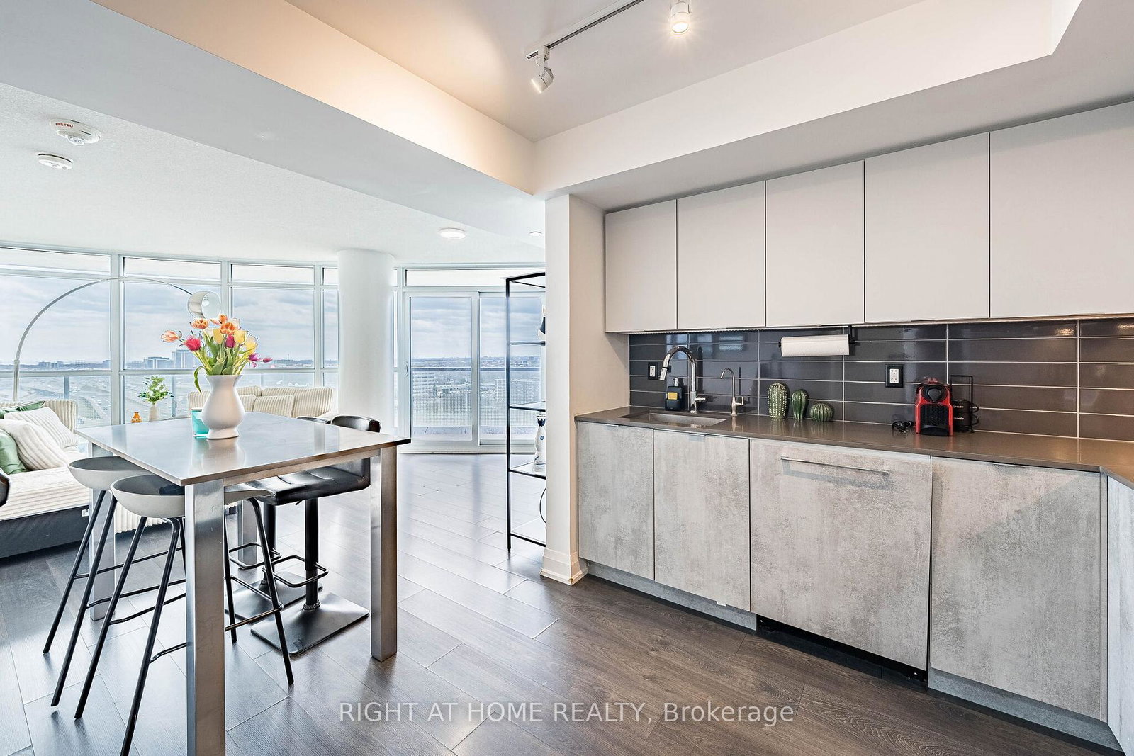 30-gibbs-road-toronto-etobicoke-ontario-w13740822
