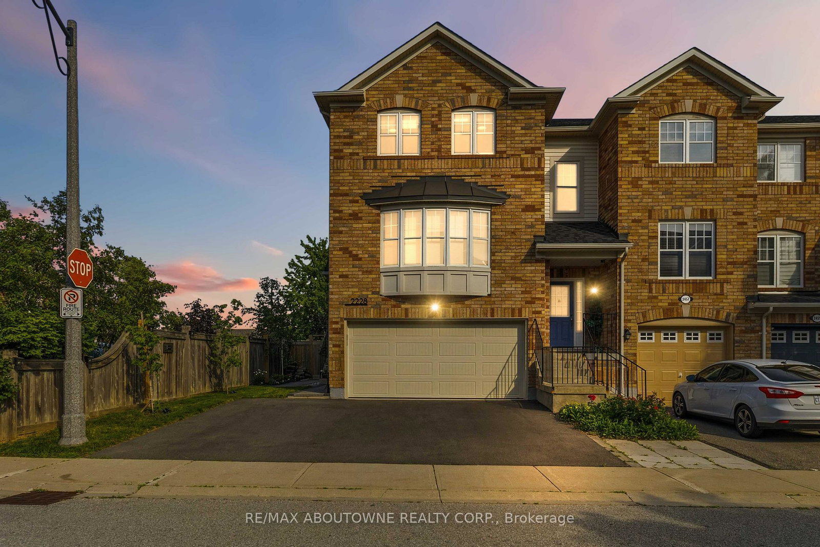 2228-jillian-lane-oakville-ontario-w13740854
