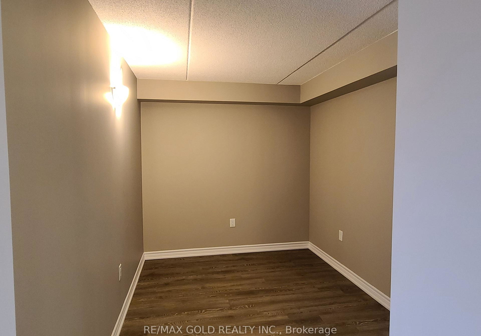 716-main-street-e-milton-ontario-w13740992
