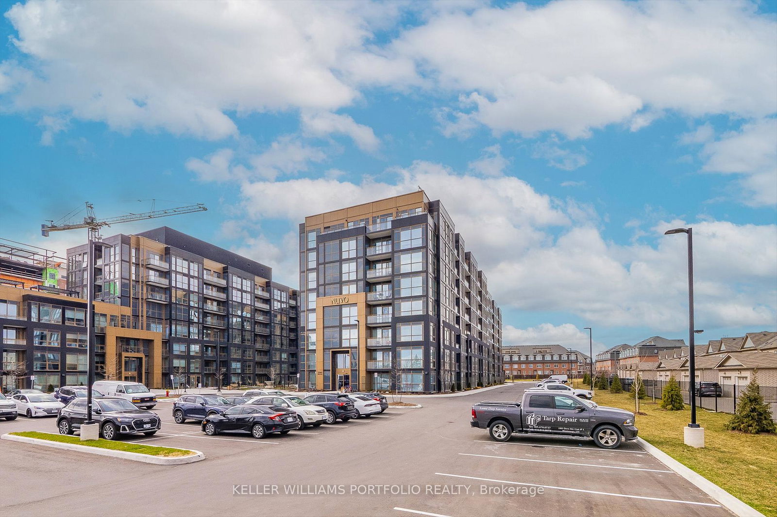 2343-khalsa-gate-oakville-ontario-w13741054