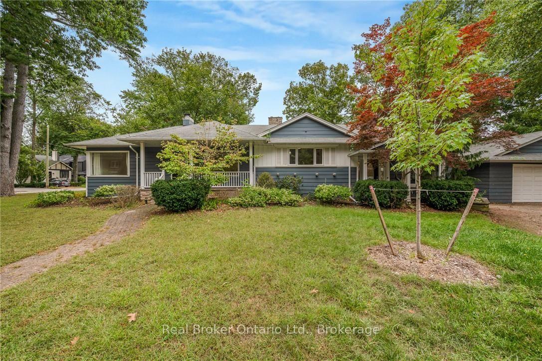 374-spruce-street-oakville-ontario-w13741076