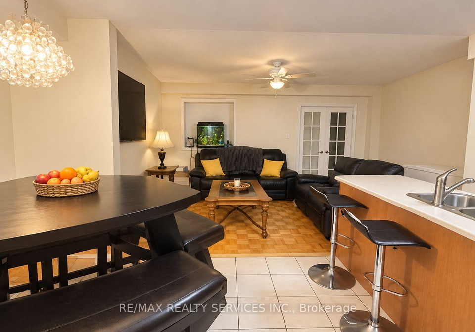 39-cadillac-crescent-brampton-ontario-w13741210