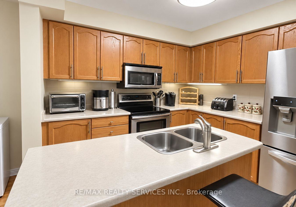 39-cadillac-crescent-brampton-ontario-w13741210