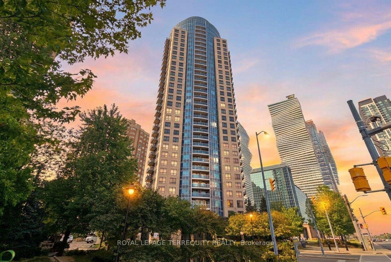 330-burnhamthorpe-road-w-mississauga-ontario-w13741236