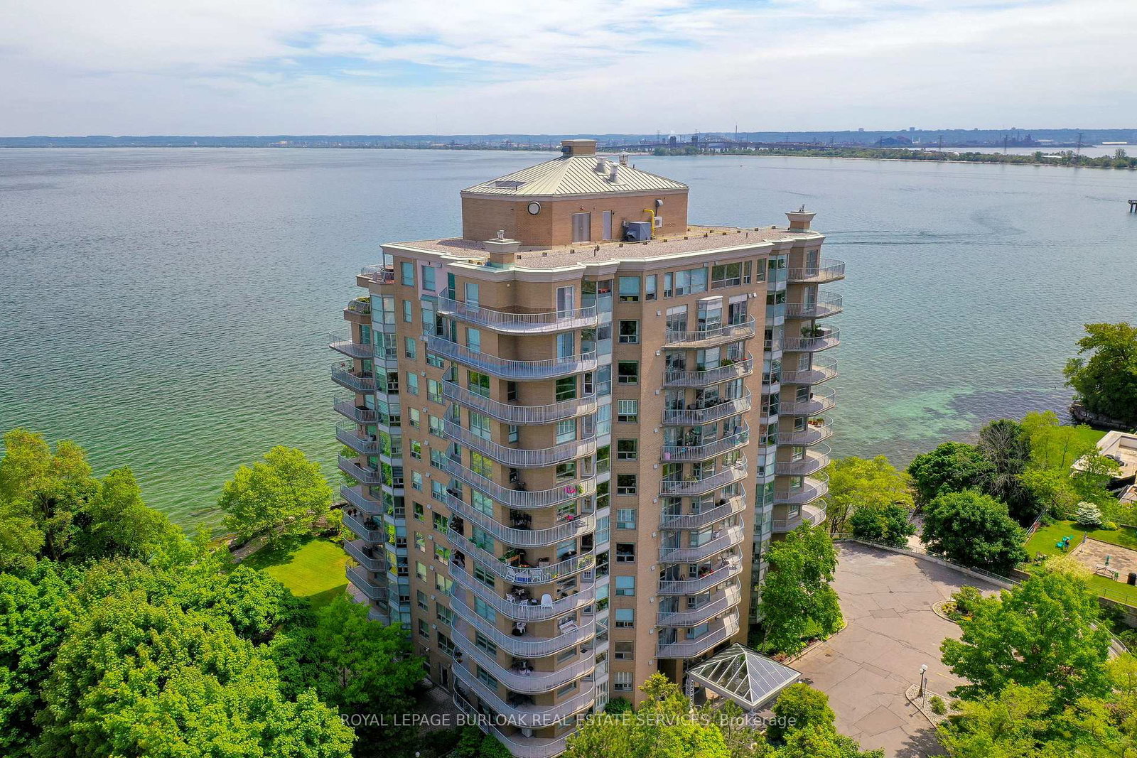 2190-lakeshore-road-burlington-ontario-w13741296