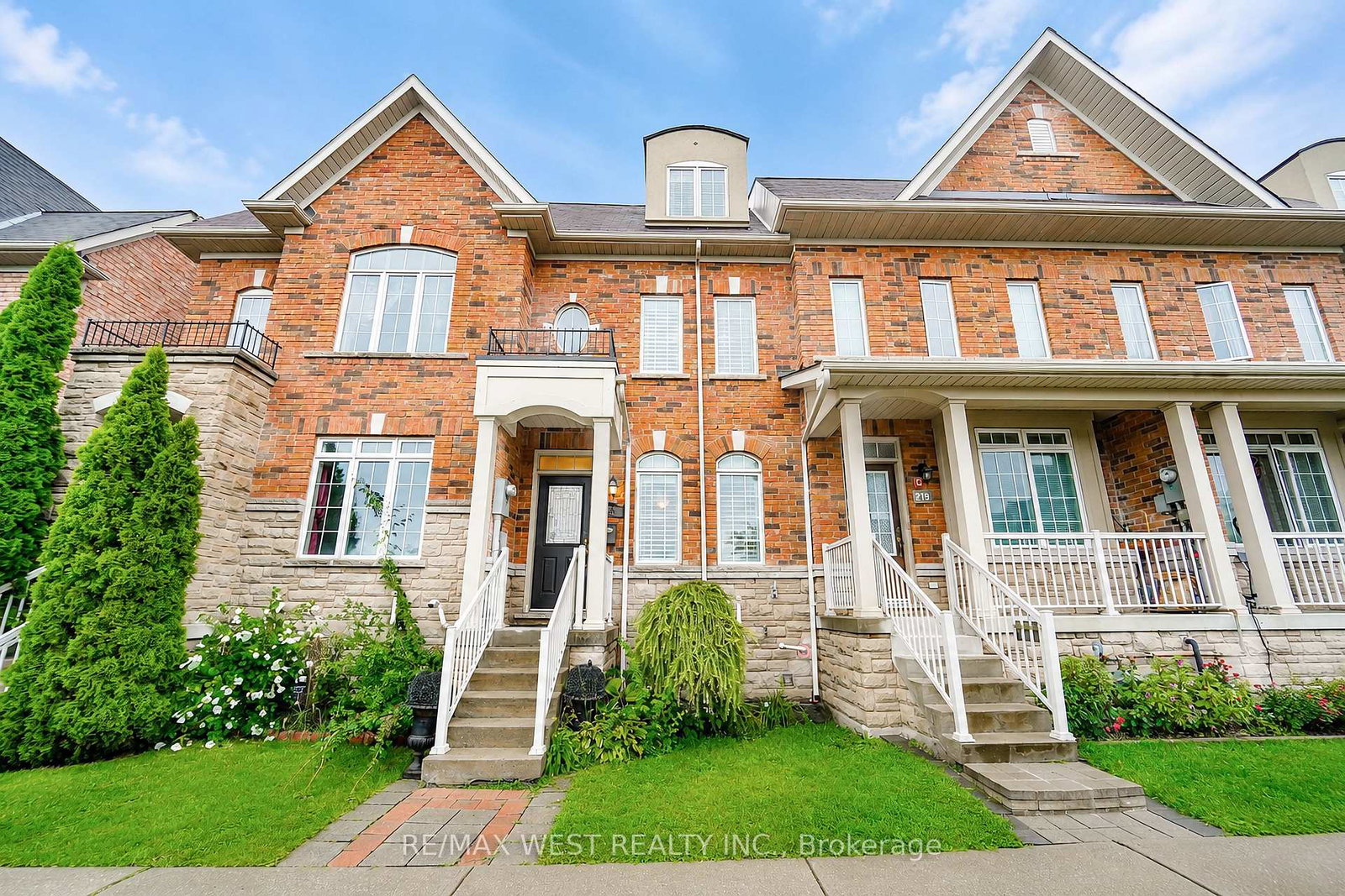 221-isaac-devins-boulevard-toronto-york-ontario-w13741382