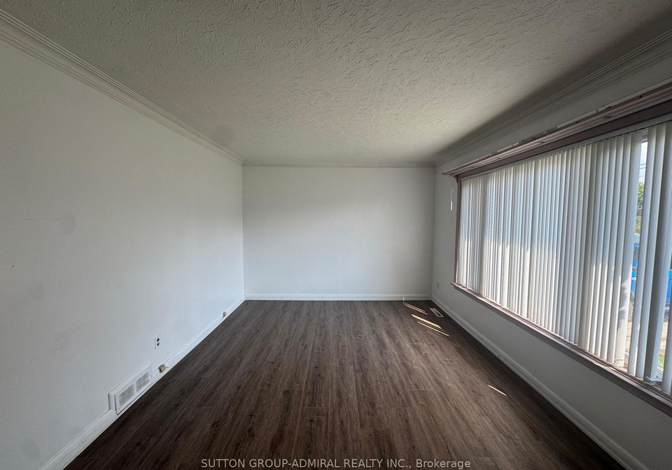 656-browns-line-toronto-etobicoke-ontario-w13741478