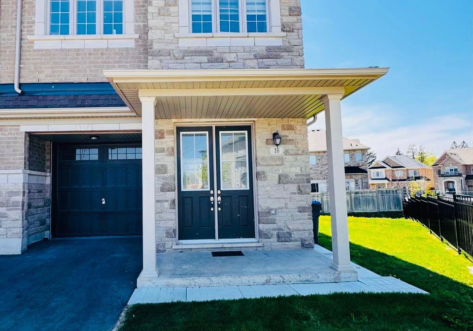 16-hashmi-place-brampton-ontario-w13741788