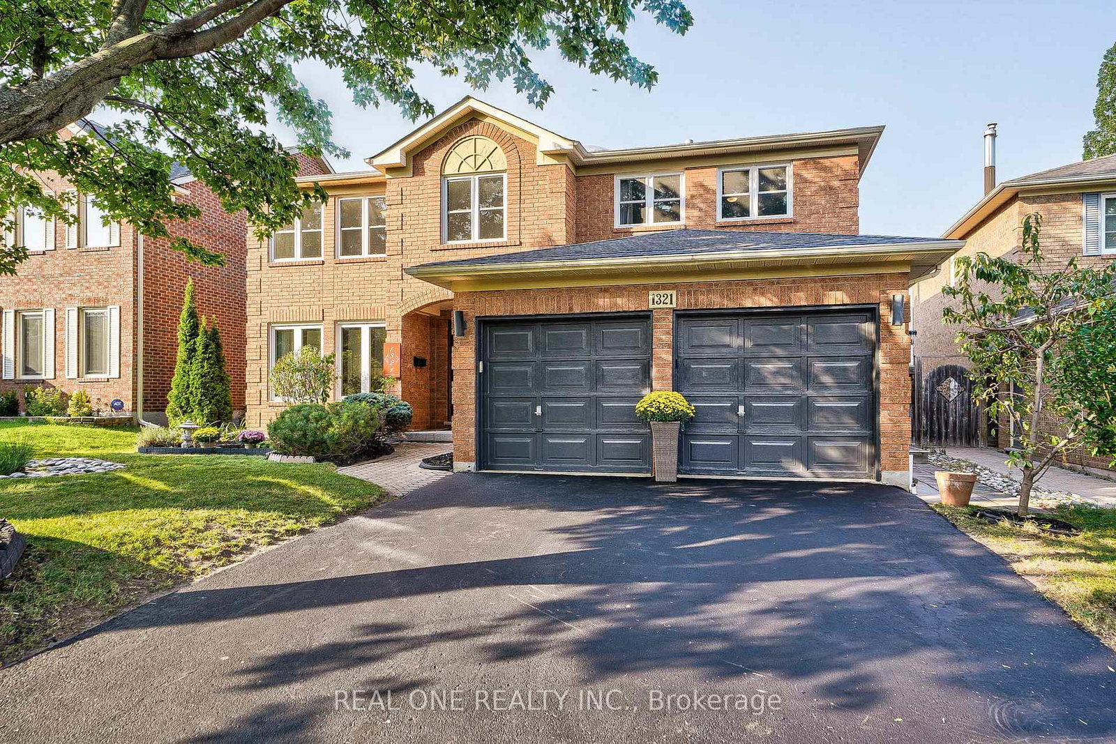 1321-monks-passage-oakville-ontario-w13742366