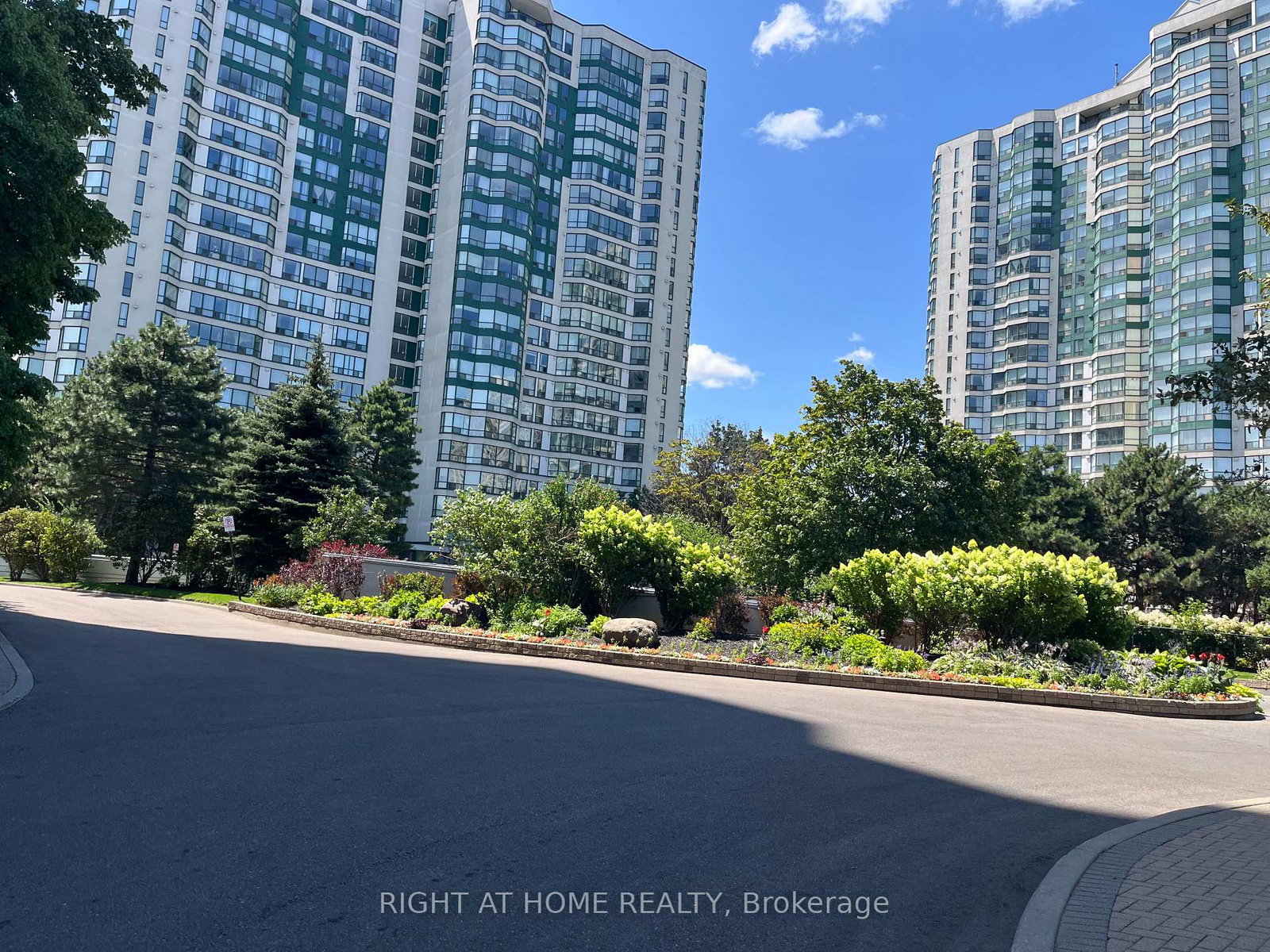 4450-tucana-court-mississauga-ontario-w13742456