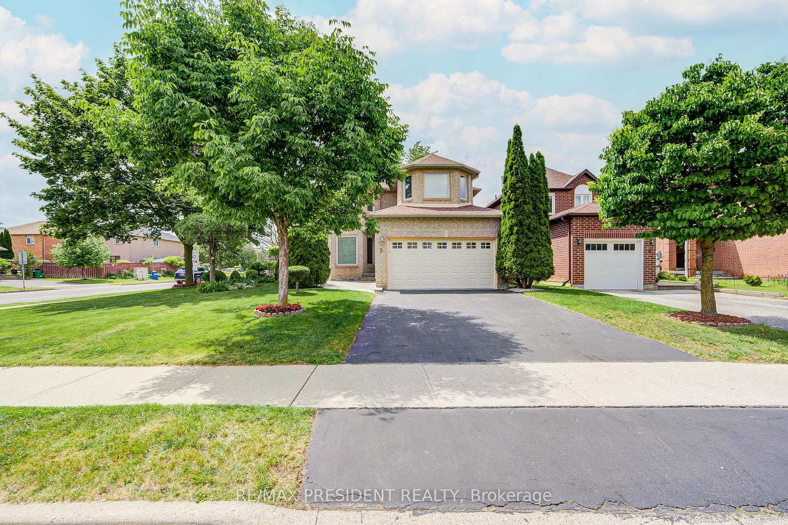 2-banner-road-brampton-ontario-w13742460