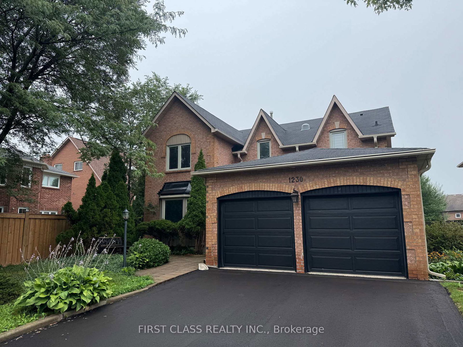 1230-glenashton-drive-oakville-ontario-w13742614