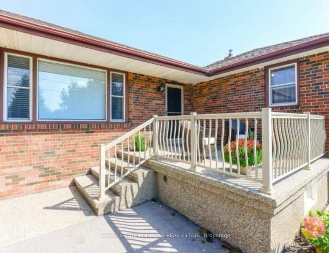 205-southview-crescent-w-oakville-ontario-w13742842