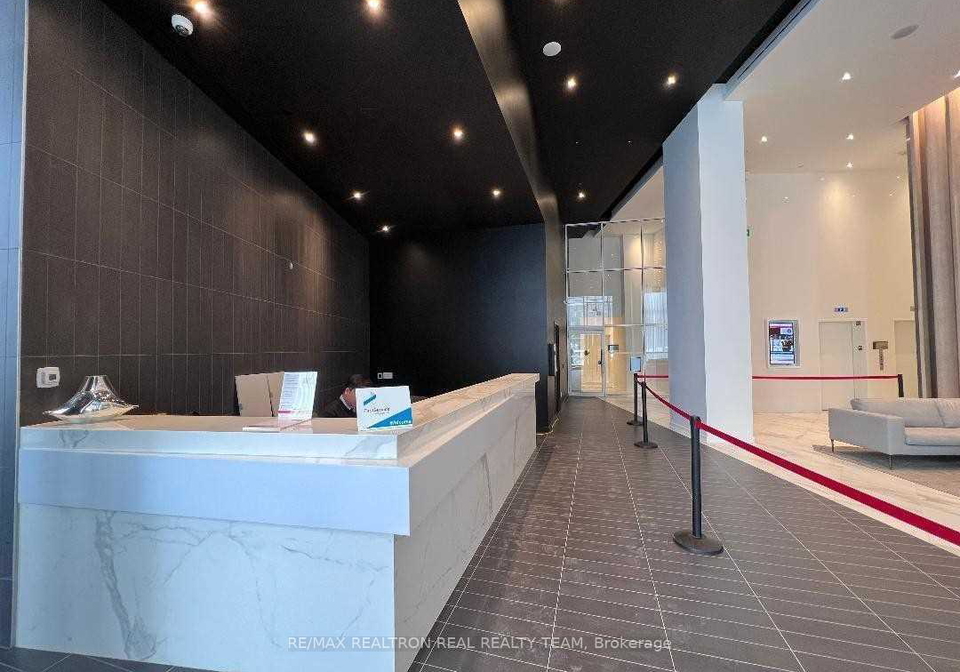 3900-confederation-parkway-mississauga-ontario-w13743010