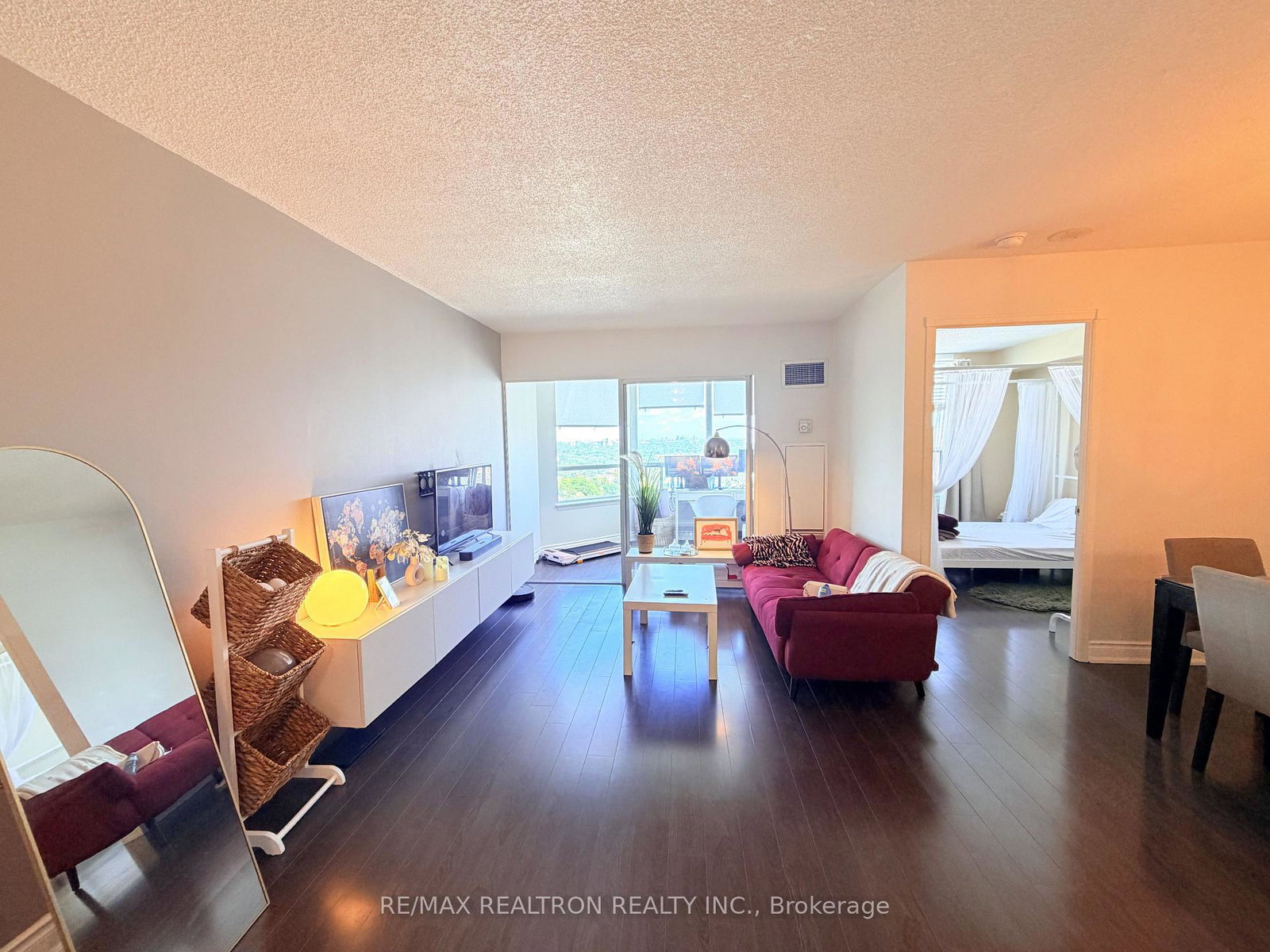 135-hillcrest-avenue-mississauga-ontario-w13743108