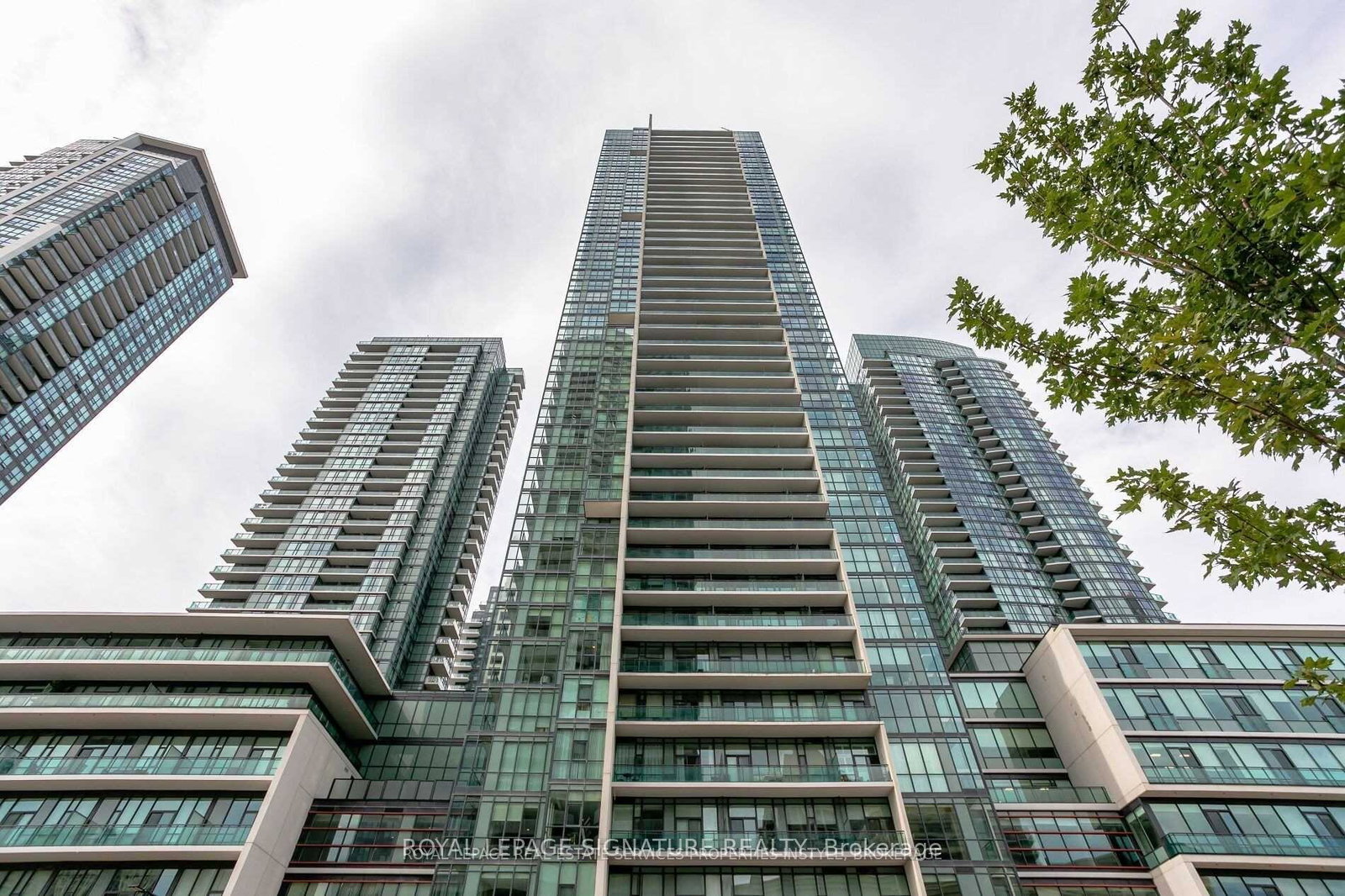 4070-confederation-parkway-mississauga-ontario-w13743590