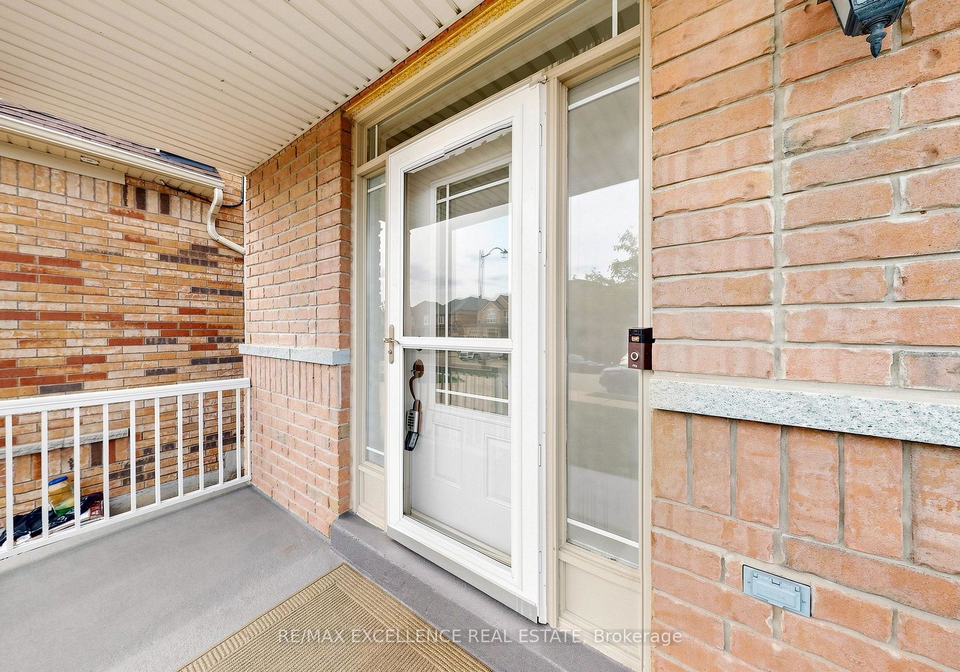 8-lynngrove-way-brampton-ontario-w13743794