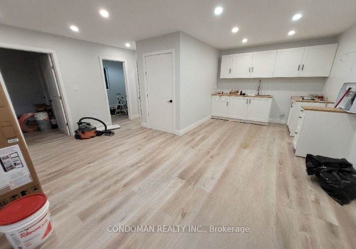 22-fairfield-avenue-toronto-etobicoke-ontario-w13743916