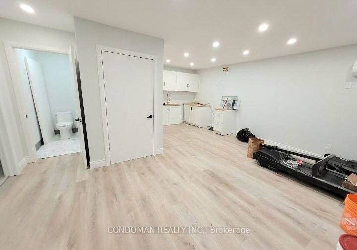 22-fairfield-avenue-toronto-etobicoke-ontario-w13743916