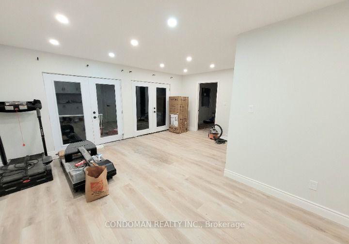 22-fairfield-avenue-toronto-etobicoke-ontario-w13743916
