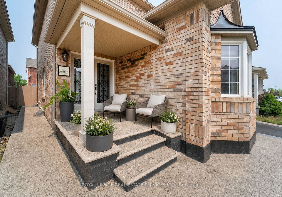 243-mcdougall-cross-milton-ontario-w13743956