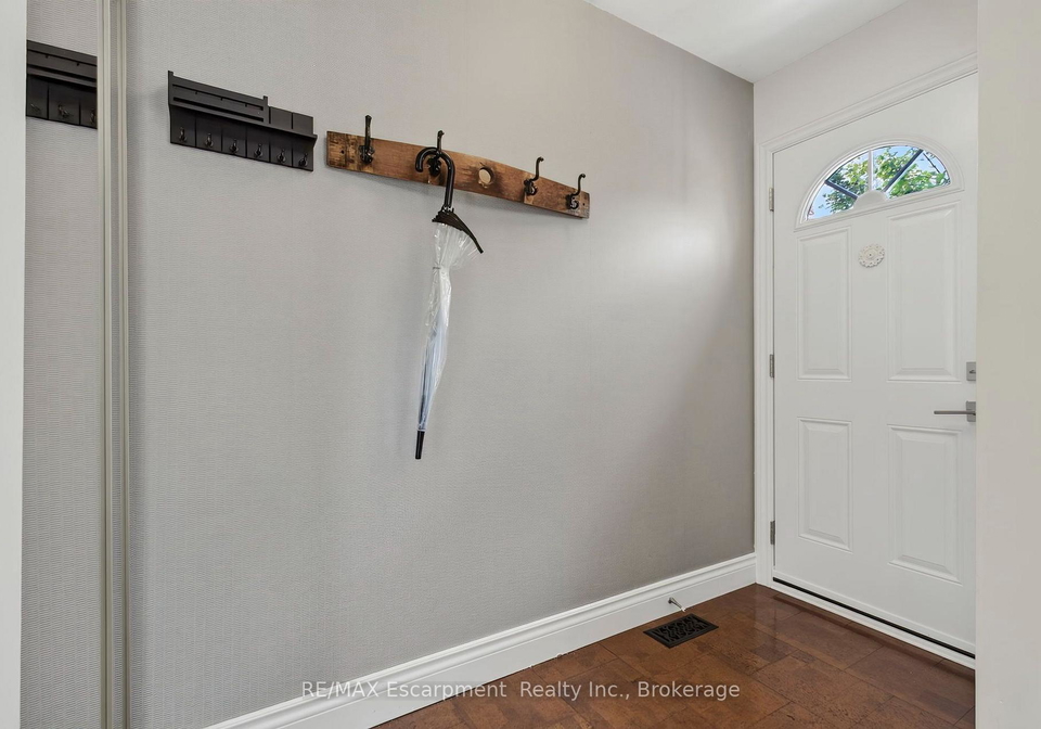 895-maple-avenue-burlington-ontario-w13744544